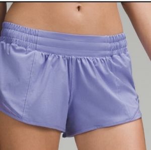 NWT Lululemon low-rise Hotty Hot lined shorts. Size 6.Dark Lavender. 2.5” inseam